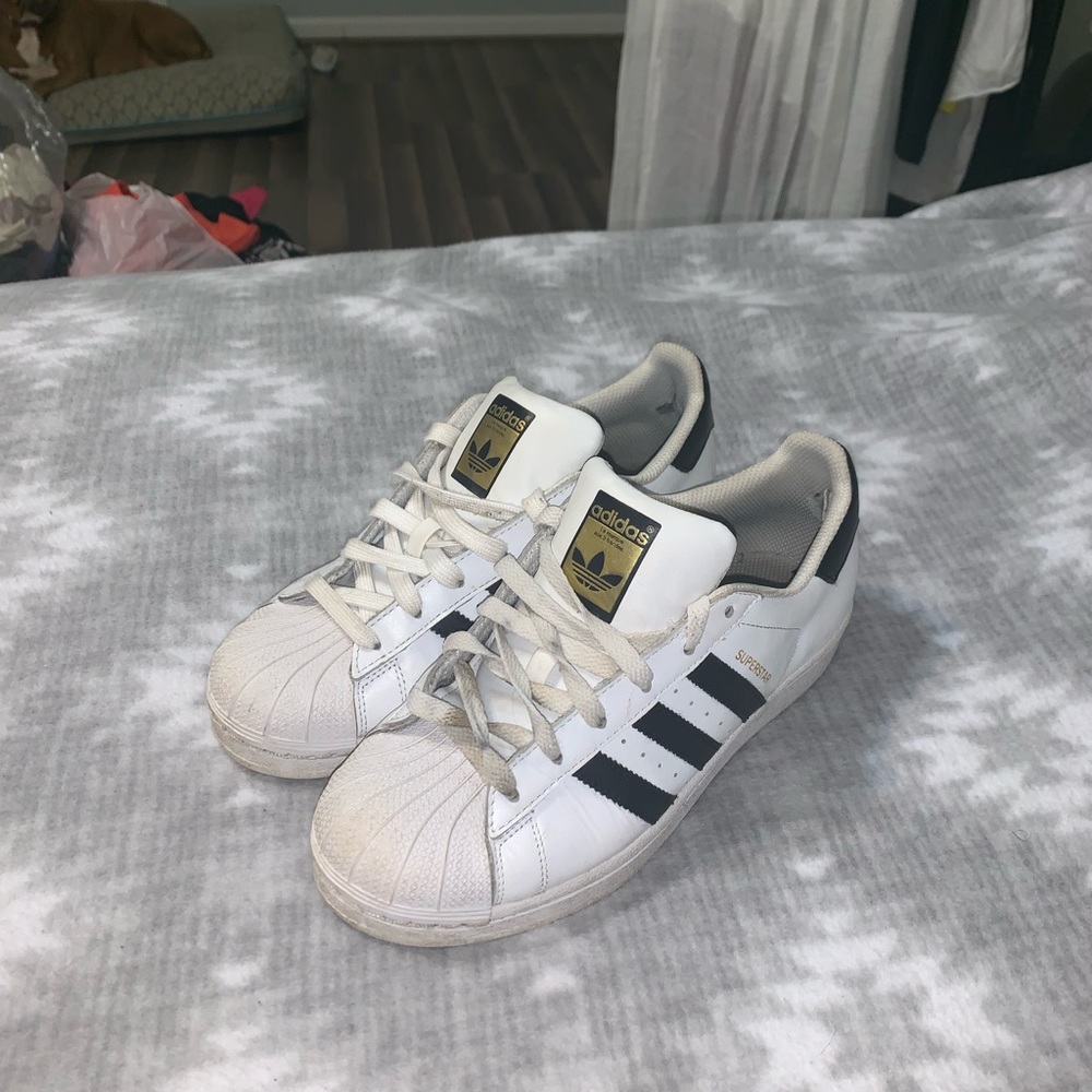 Adidas superstar white sneaker